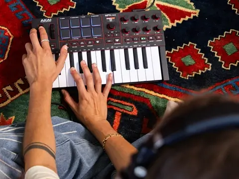 Akai Professional MPK Mini IV
