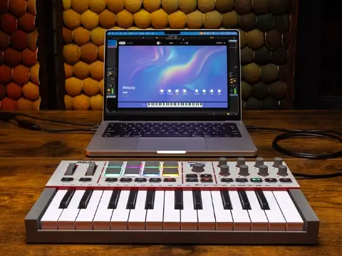 Akai Professional MPK Mini IV