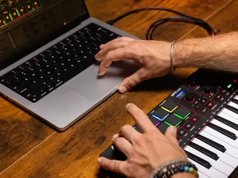 Akai Professional MPK Mini IV